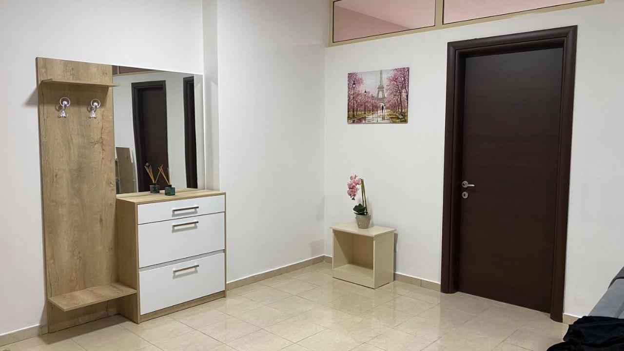 Ona'S Apartments Lushnjë Exterior foto